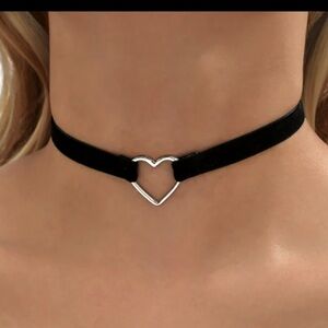 Black & Silver Heart Choker NEW 🏷️